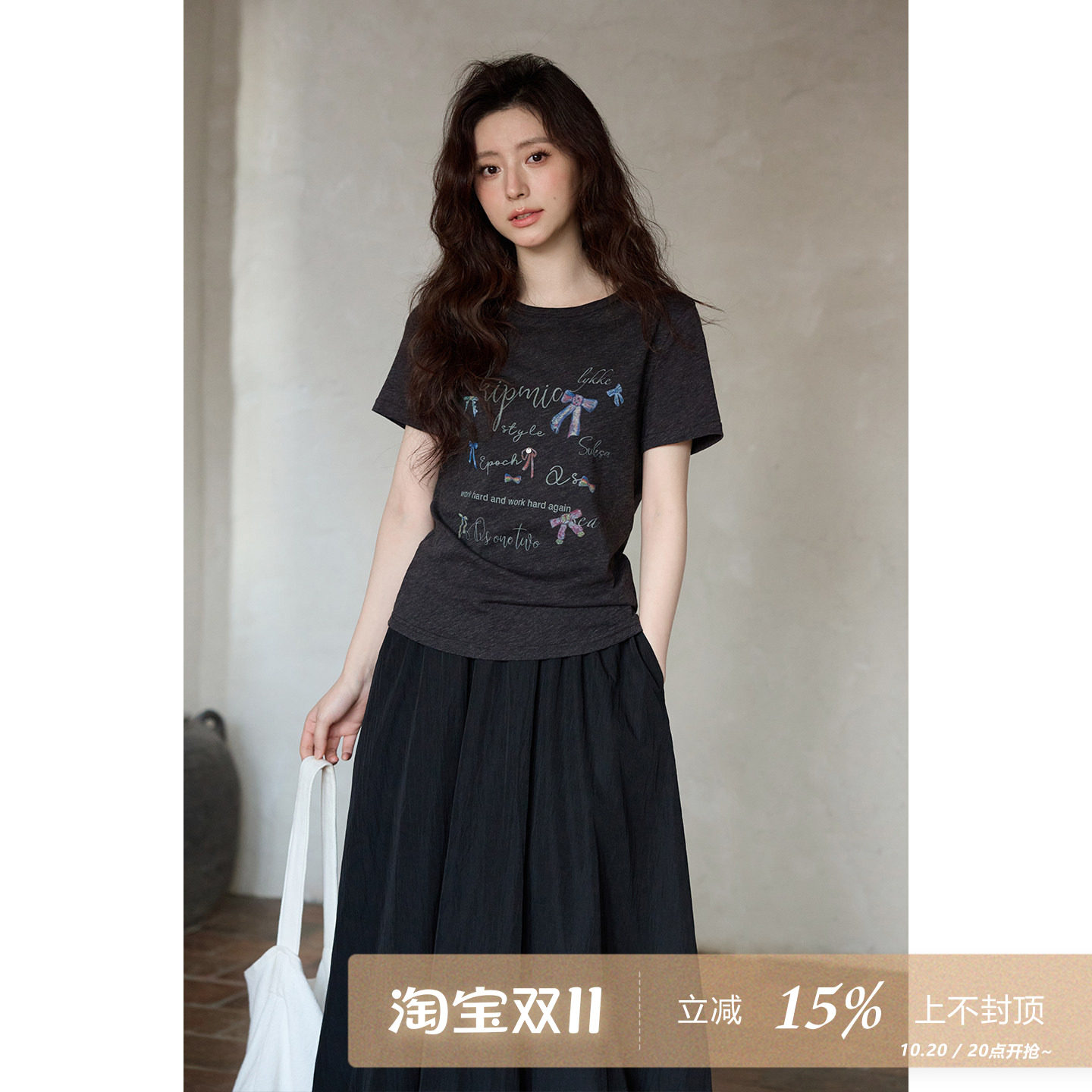 夕蒙2026新款夏季韩系休闲上衣修身黑灰色圆领印花正肩短袖T恤女