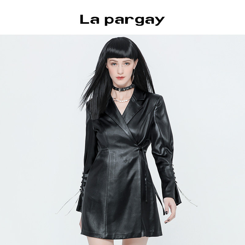 黑色长袖v领收腰衬衫式连衣裙