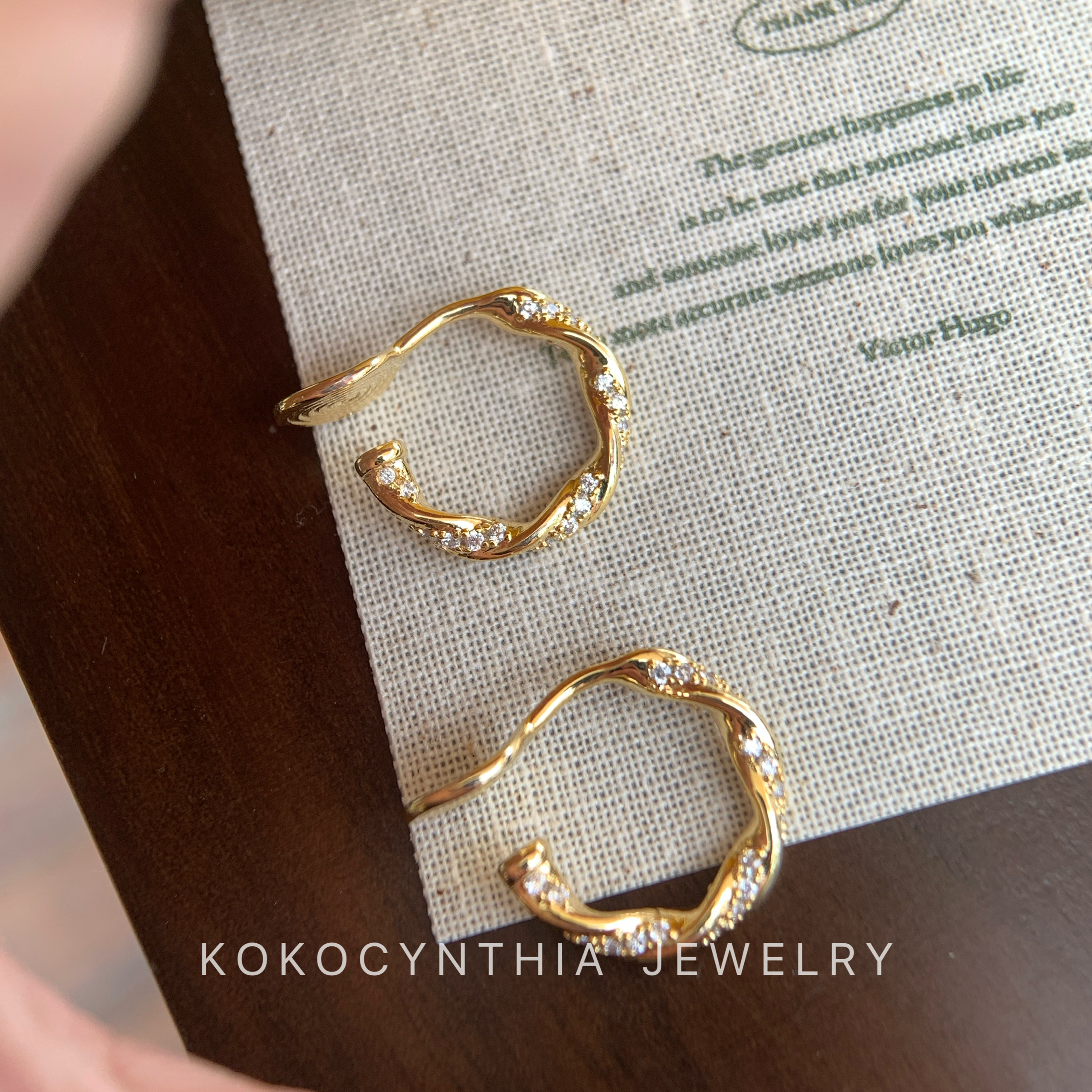 小精致～锆石通勤款日常搭配硅胶蚊香盘耳夹无耳洞无痛高级感女