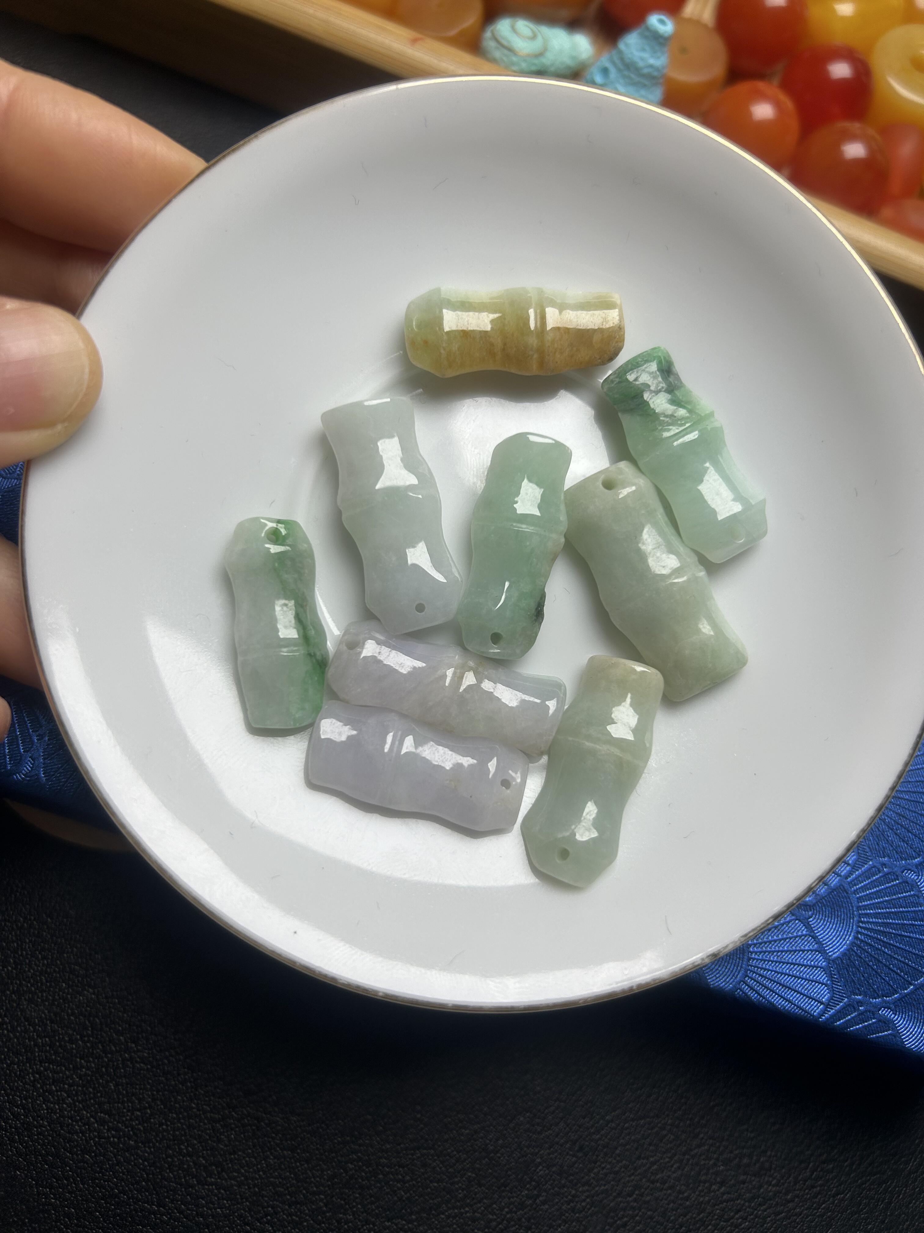 缅甸天然翡翠A货竹节吊坠瑕疵尾货赔钱出