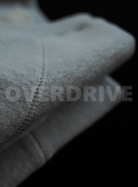 过载商店烟灰色纯棉刺绣款重磅加绒马鞍肩插肩卫衣男女