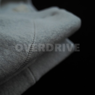 过载商店烟灰色纯棉刺绣款重磅加绒马鞍肩插肩卫衣男女