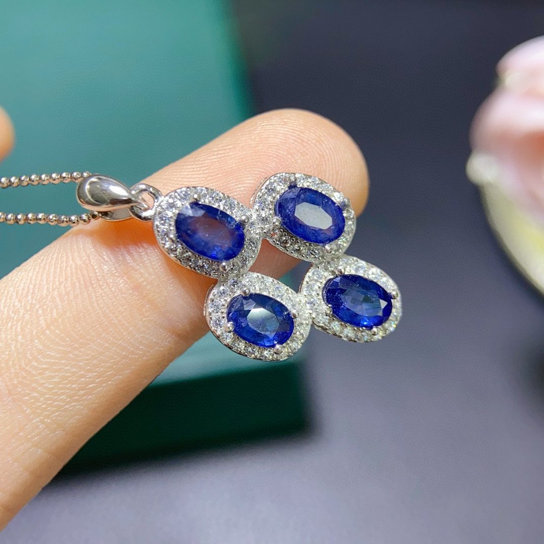 2024年爆款天然斯里兰卡皇家蓝蓝宝石四叶草项链925银精工镶嵌