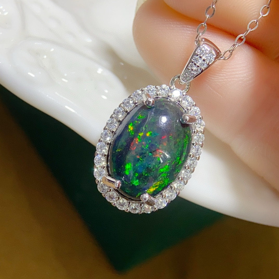 超大颗粒澳洲黑欧泊天然超美欧泊吊坠火彩满满衬肤925银精工镶嵌