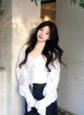 设计感甜美系带方领花边衬衫女夏季新款收腰显瘦纯欲性感百搭上衣