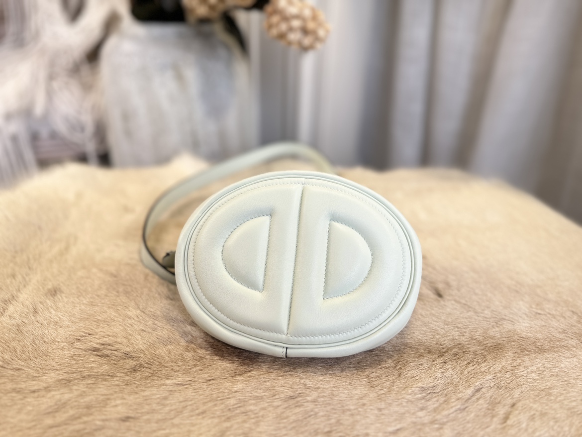 全手工蜡线猪鼻子腰包H家新款小猪鼻包气泡绿 OS 进口swift小牛皮