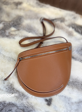 2025新款Petite Course月牙包 独家 金棕epsom蜡线全手工