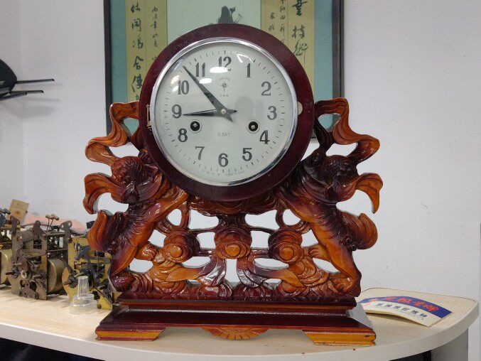 北极星雕刻钟 机械15天钟八十年代库存全新走打正常双狮图案稀有