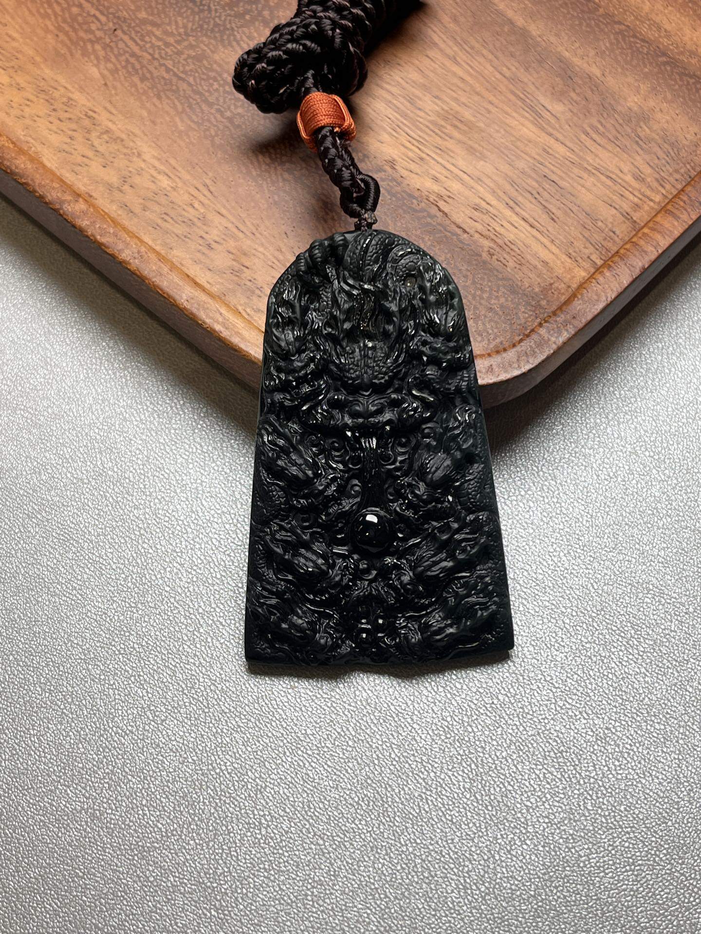 缅甸墨翠九龙聚瑞 龙牌 黑度好 打灯通透 油性十足