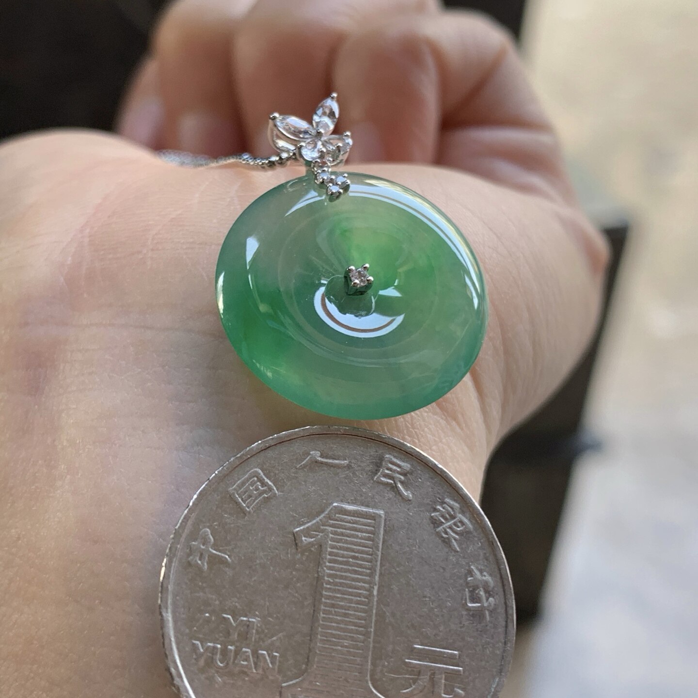 翡翠冰种绿色平安扣 18k金扣镶嵌