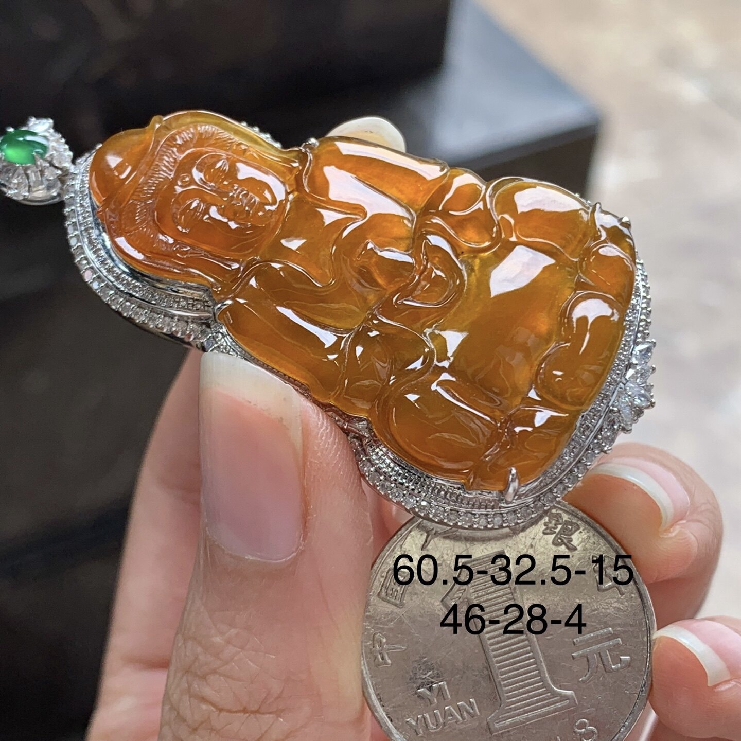 翡翠冰种红翡观音 冰透水润 金钻镶嵌