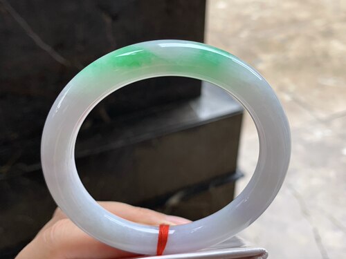 翡翠飘阳绿圆条手镯 圈口60 61