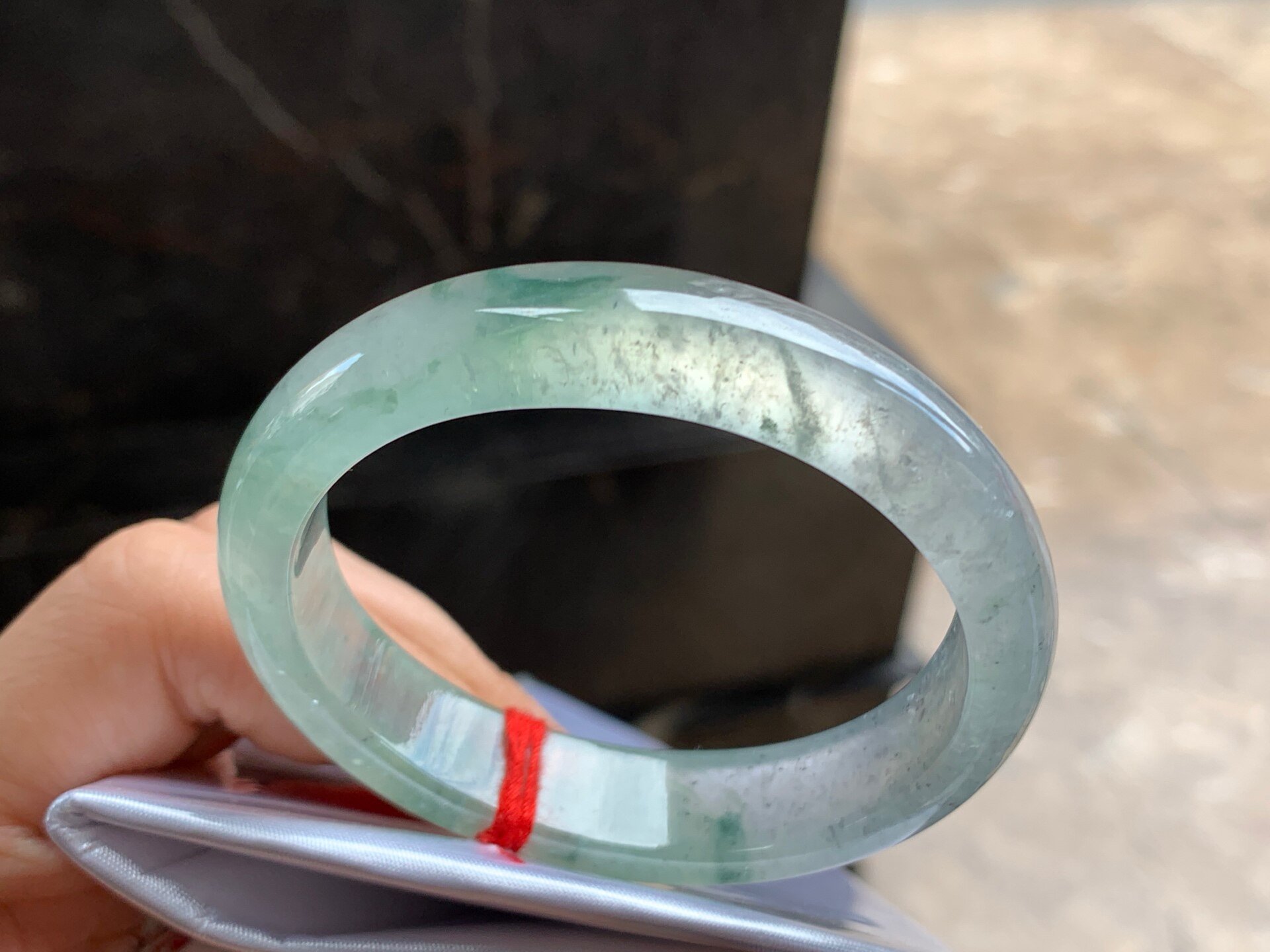 翡翠高冰种飘花贵妃手镯 透亮起光 圈口52 53 相当于正圈50