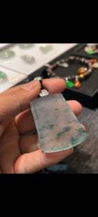 翡翠高冰种飘花平安无事牌吊坠