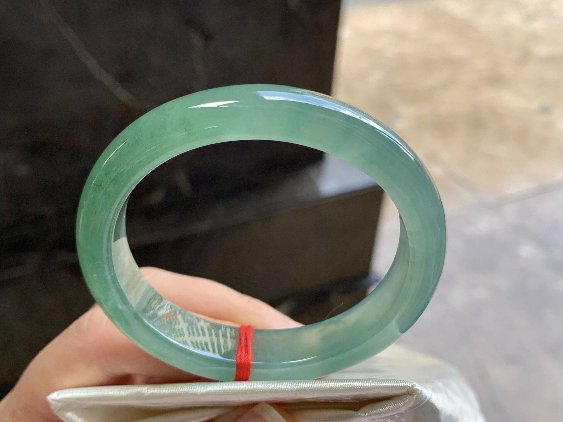 翡翠冰种晴绿贵妃手镯 圈口53 54 正圈51可以带
