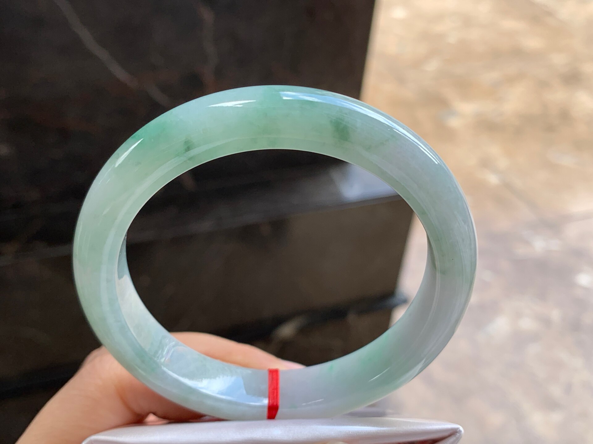 翡翠蓝花大圈手镯 玉质细腻 圈口61