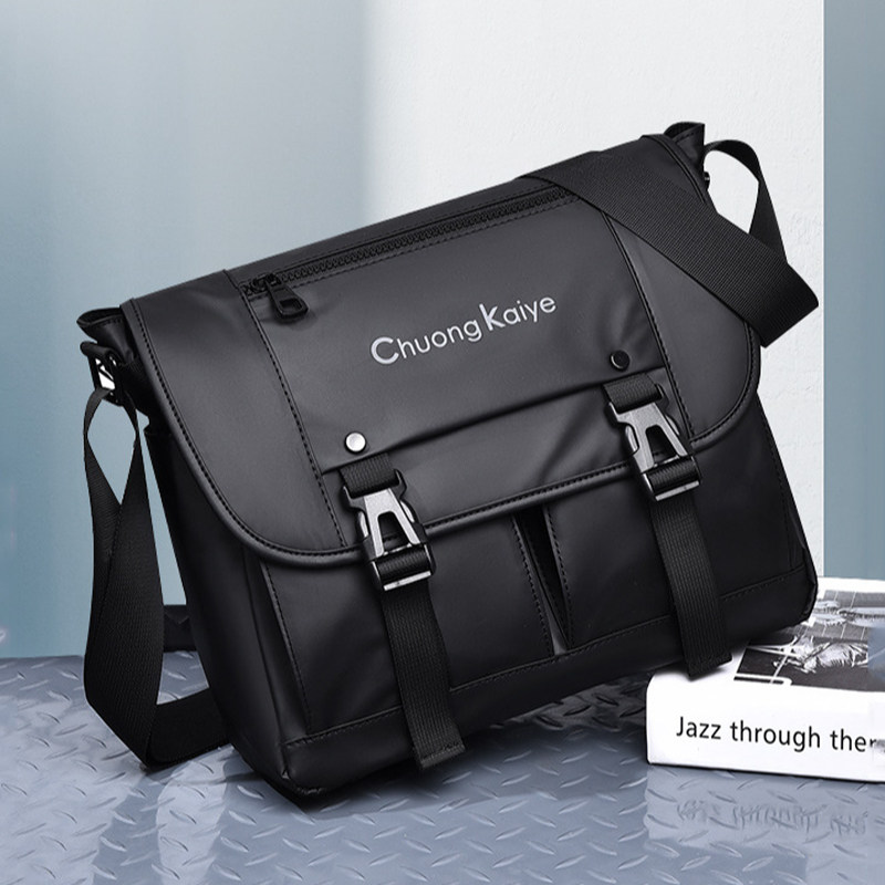 潮流男包机车包牛津布2025新款男士机能单肩斜挎包运动户外休闲包,箱包皮具/热销女包/男包,男士包袋,淘宝优惠券,粉丝福利购,淘宝优惠卷