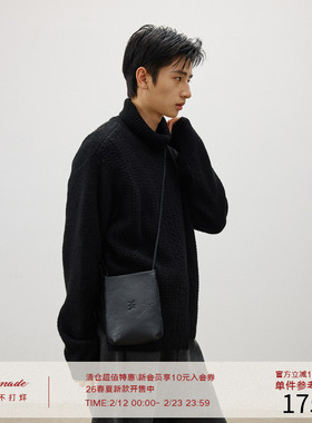 LR MADE 25AW 牛皮革 袋口磁吸开合 logo压印 通勤斜挎手机小包