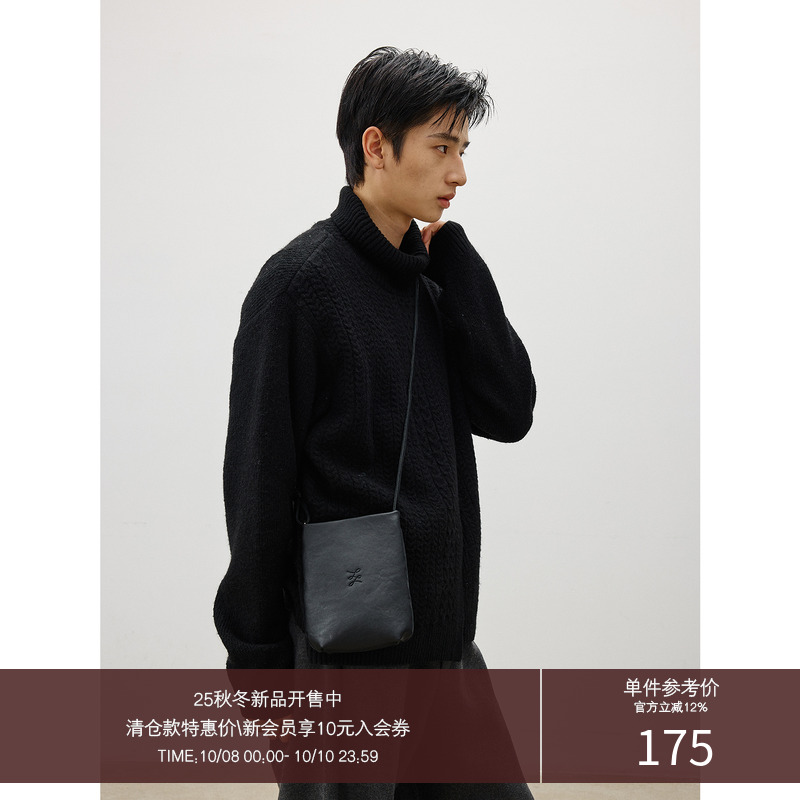 LR MADE 25AW 牛皮革 袋口磁吸开合 logo压印 通勤斜挎手机小包