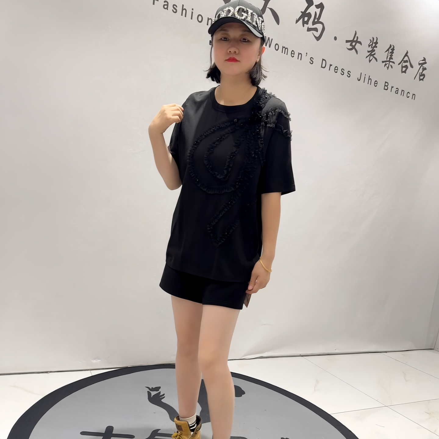 芮娜依莲年货春款大码百搭短袖T