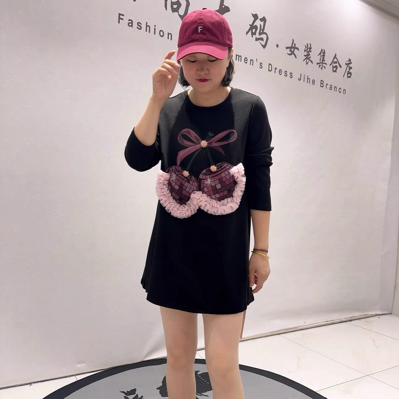 芮娜依莲5426秋季新款欧货一手长衫卫衣加大码女装胖妹妹气质上衣