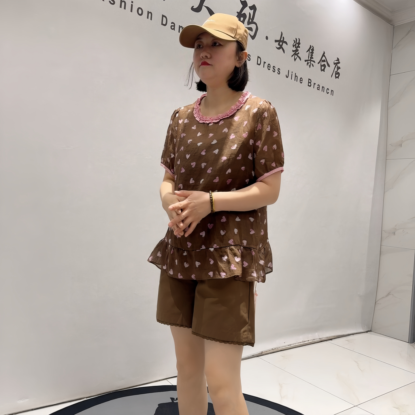 芮娜依莲1919夏季新款欧货麻料短袖衫加大码女装胖妹妹显瘦气质衫