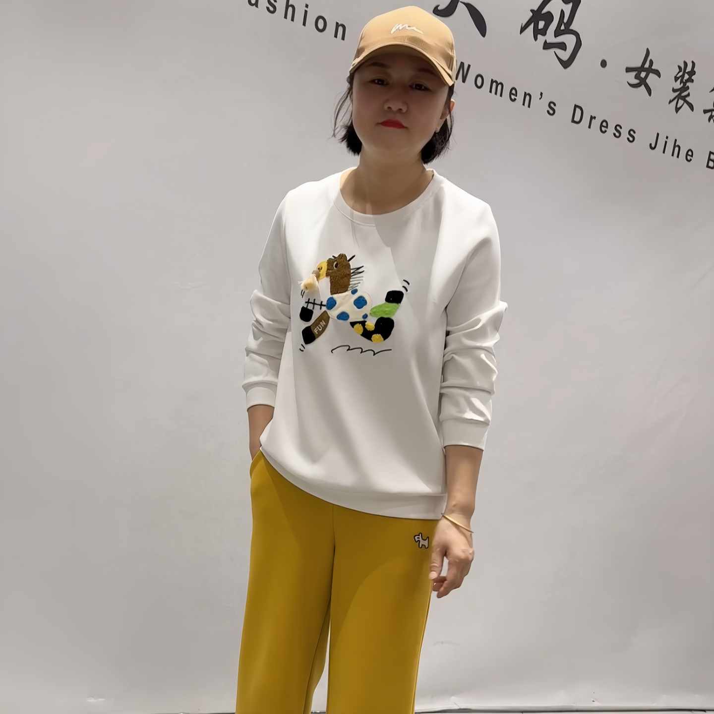1552女权贵族年货新款欧货打底衫加大码女装胖妹妹圆领减龄卫衣女,女装/女士精品,常规大码外套,淘宝优惠券,粉丝福利购,淘宝优惠卷