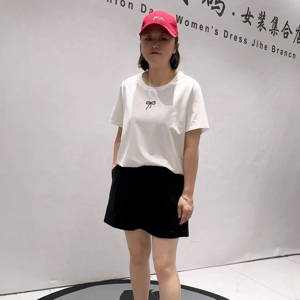 芮娜依莲1901夏季新款欧货圆领短袖T恤加大码女装胖妹妹显瘦半袖