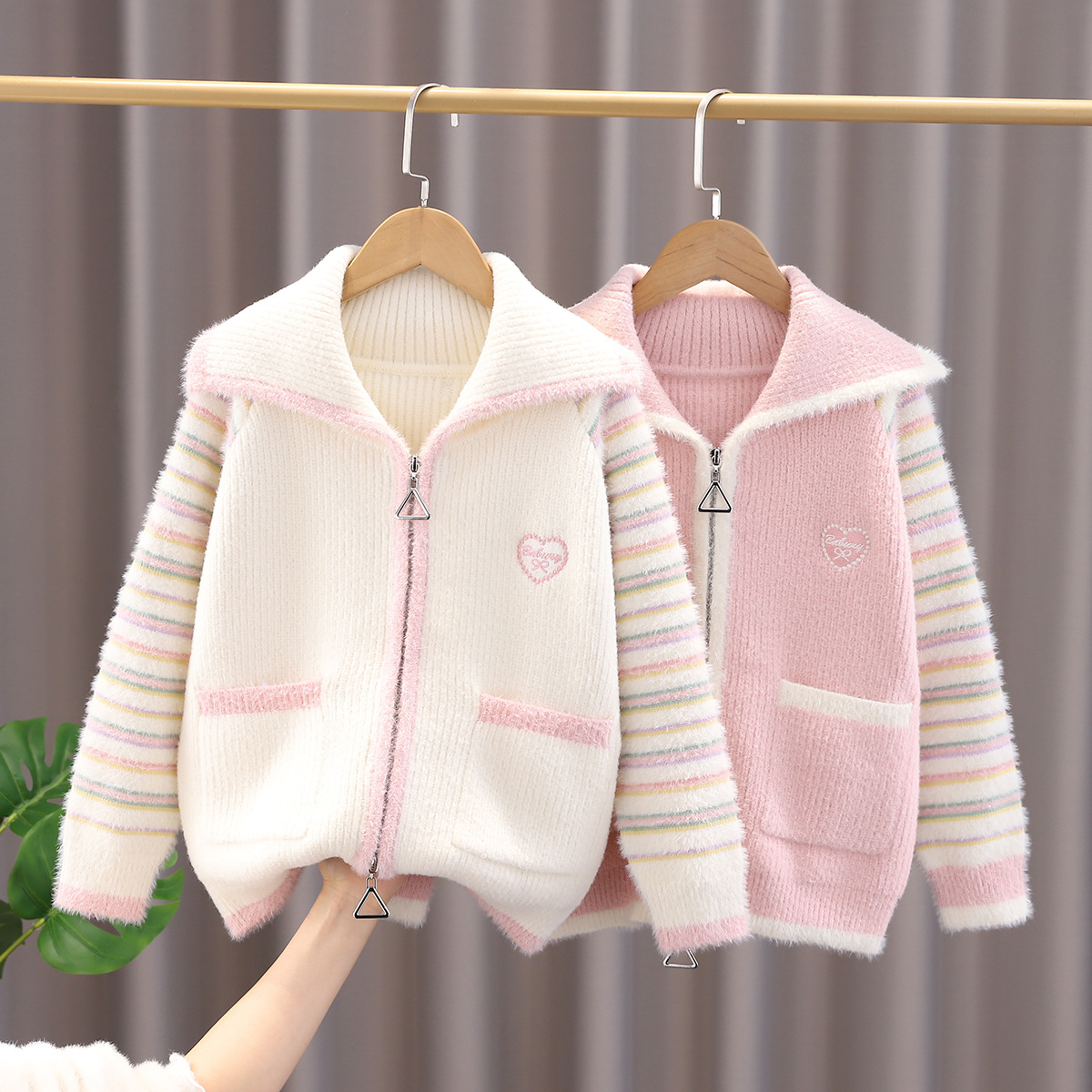 女童毛衣外套春装2024新款儿童针织拉链开衫春秋款女孩洋气毛线衣