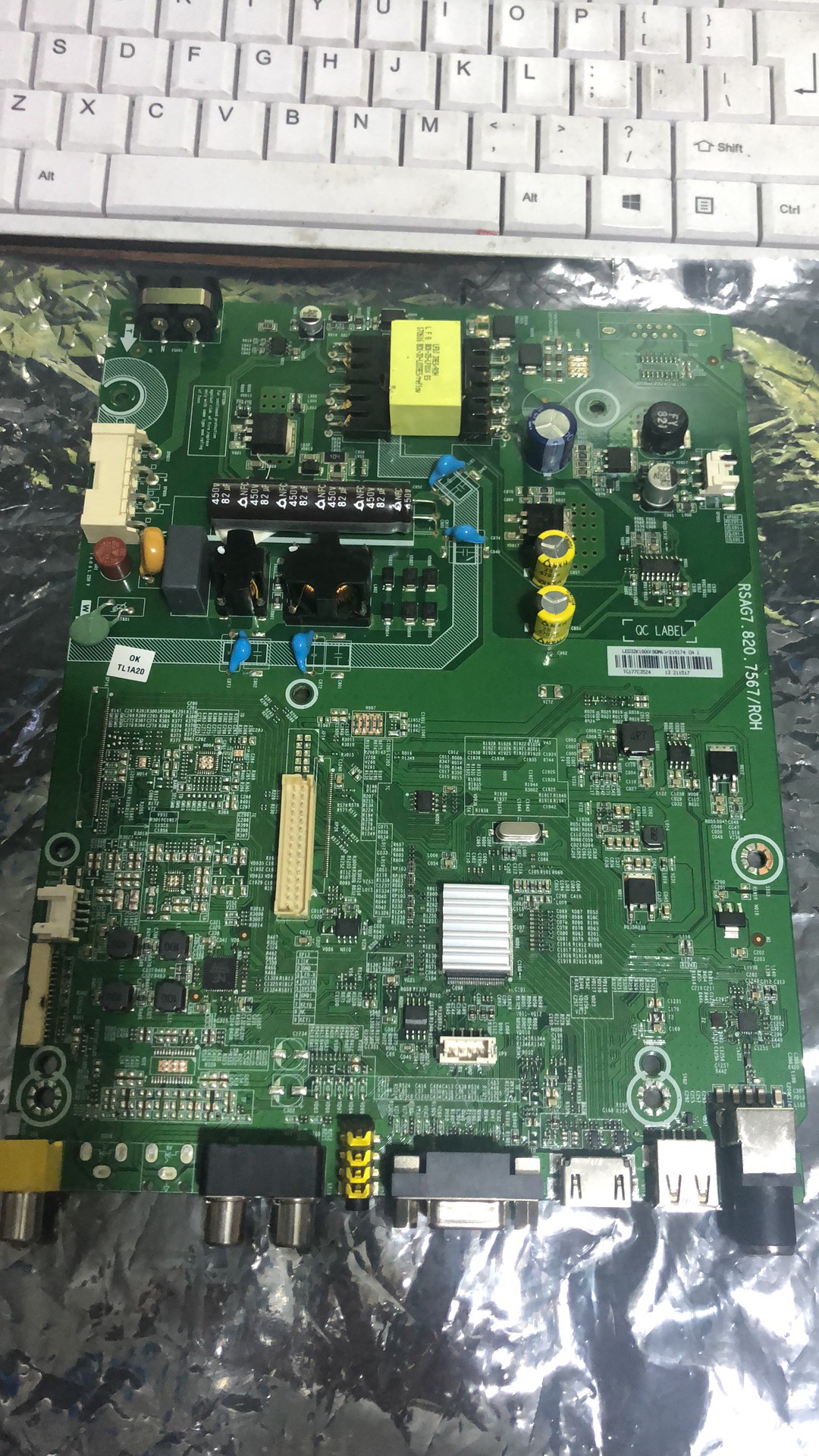 原装海信LED32K1800(BOM6)主板RSAG7.820.7567屏HD315K3H21