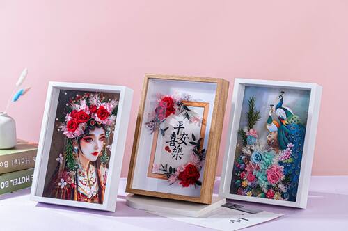 云南精品永生花相框高级感真花轻奢摆件立体家居中古风花卉装饰画
