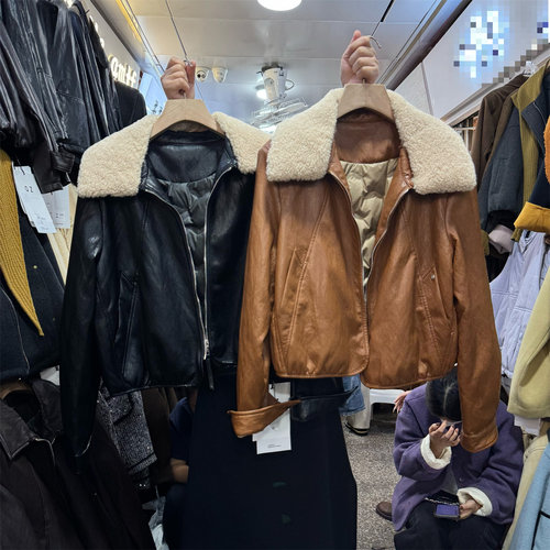 韩国东大门2025冬韩版宽松短款软pu皮可拆卸羊羔毛领羽绒内胆外套