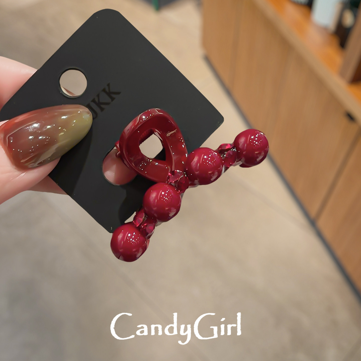 新款红色小抓夹女甜美亚克力水钻连珠豆豆发夹过年发饰迷你鲨鱼夹