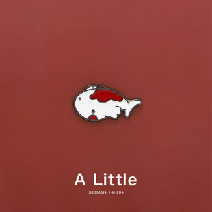 Little幸运小锦鲤胸针男女可爱卡通金属徽章创意别针包包装 饰品