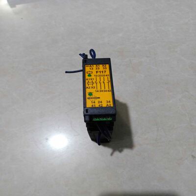 TESCH安全继电器F117X01F117配件07400015拆机实图议
