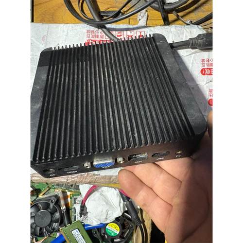 NUC80CE工控小主机没