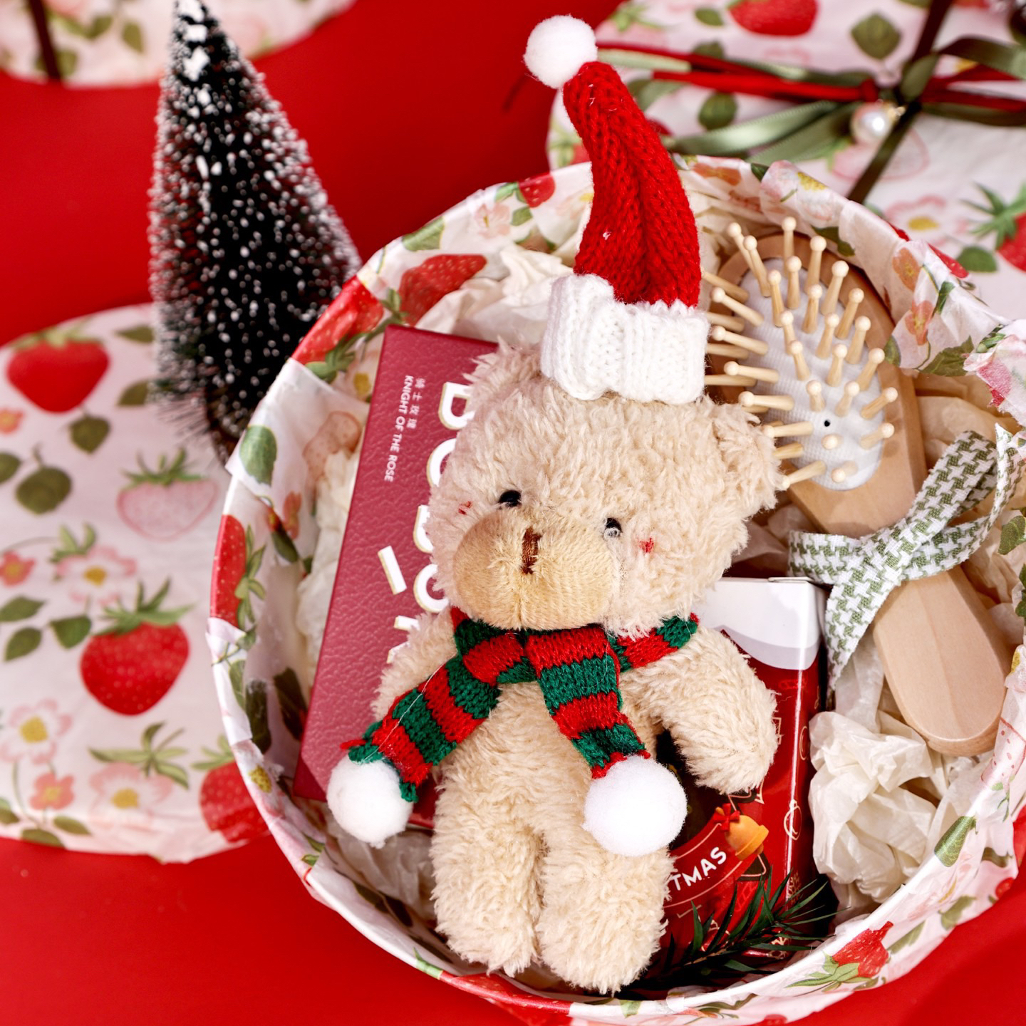 草莓定制款圣诞节小熊礼物盒套装创意礼品女节日小礼物生日伴手礼