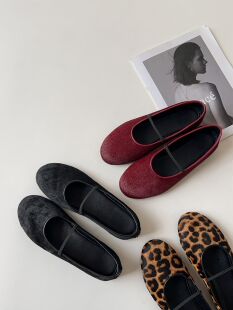 女平底一脚蹬奶奶鞋 马毛酒红真皮一字带浅口平底单鞋 2025早春新款