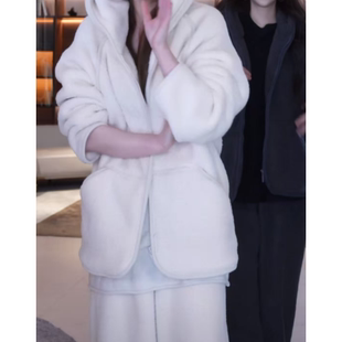 冬日暖宅氛围绒绒连帽家居服套装 DLXXC1122