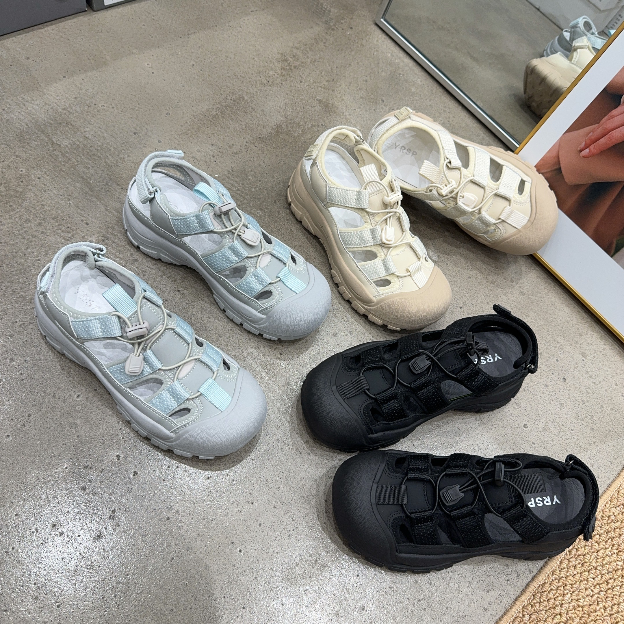 8719-23 乐乐家夏季新品女镂空软底登山鞋舒适百搭网红同款增高4