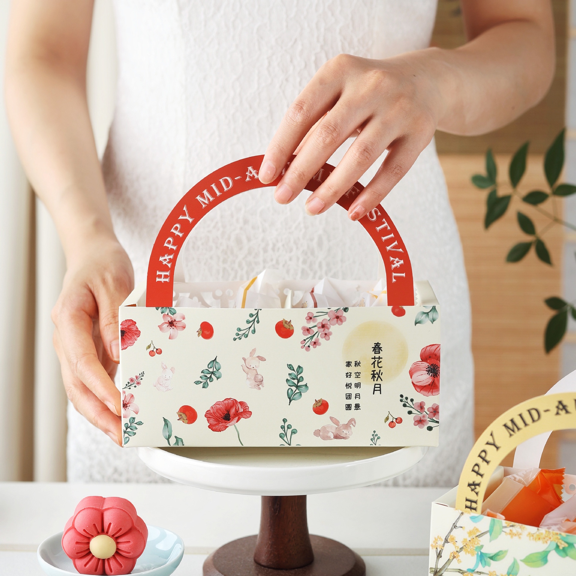 新款四粒手提月饼盒冰皮广式流心蛋黄酥糕点中秋包装盒礼品盒