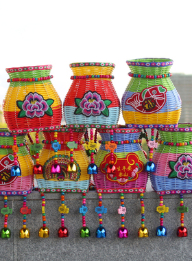 新款特色儿童小背篓三色拼接背篼风铃宝宝背篓撞色民族风舞台道具