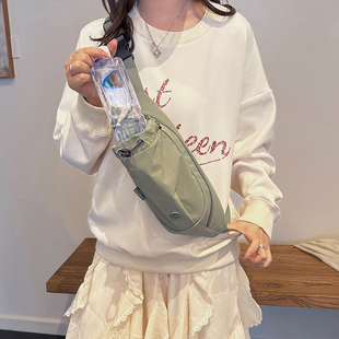 轻便防水尼龙布手机水杯一体式 户外胸包潮百搭运动旅行斜挎包腰包