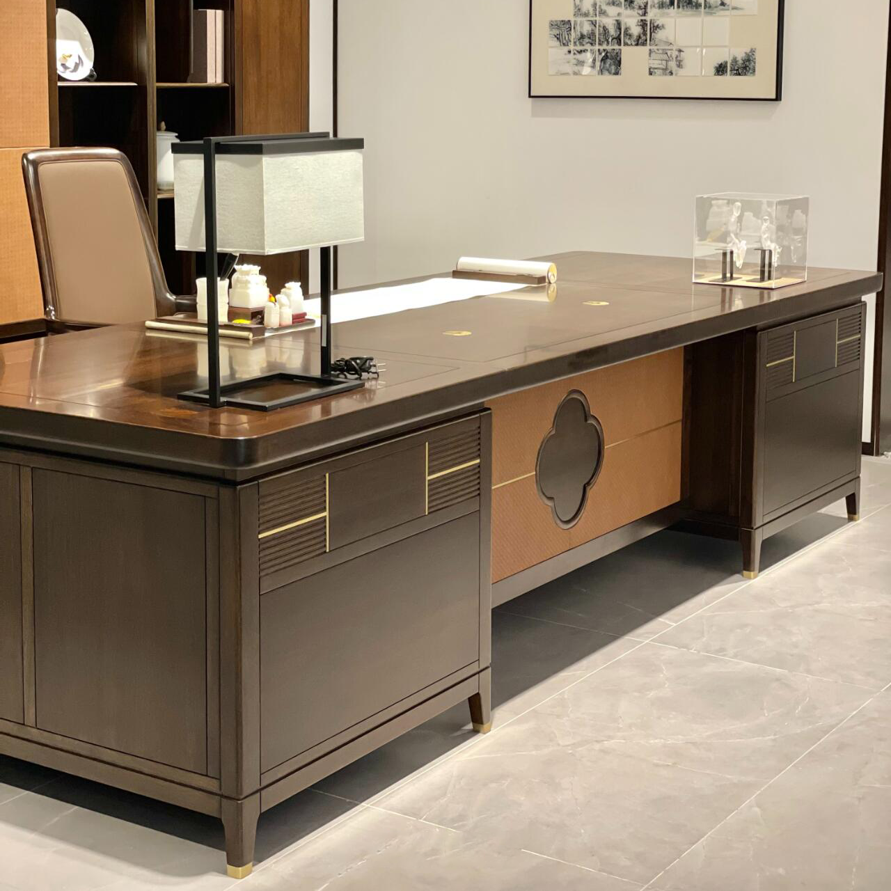 轻奢现代实木办公桌乌金木简约大班台办公室高端总裁董事长老板桌