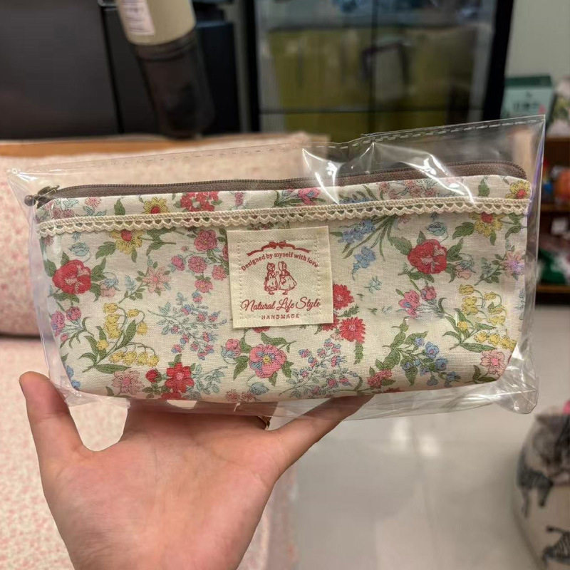 复古碎花笔袋蕾丝拼接文艺文具袋学生大容量化妆包小清新收纳袋