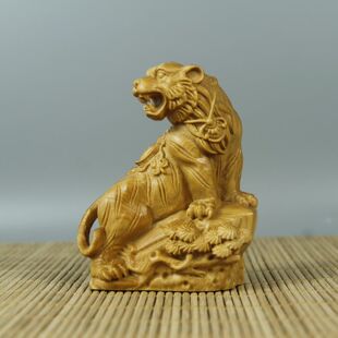 崖柏上山虎摆件猛虎上山老虎木雕虎爷手把件家居装饰把玩实木雕刻