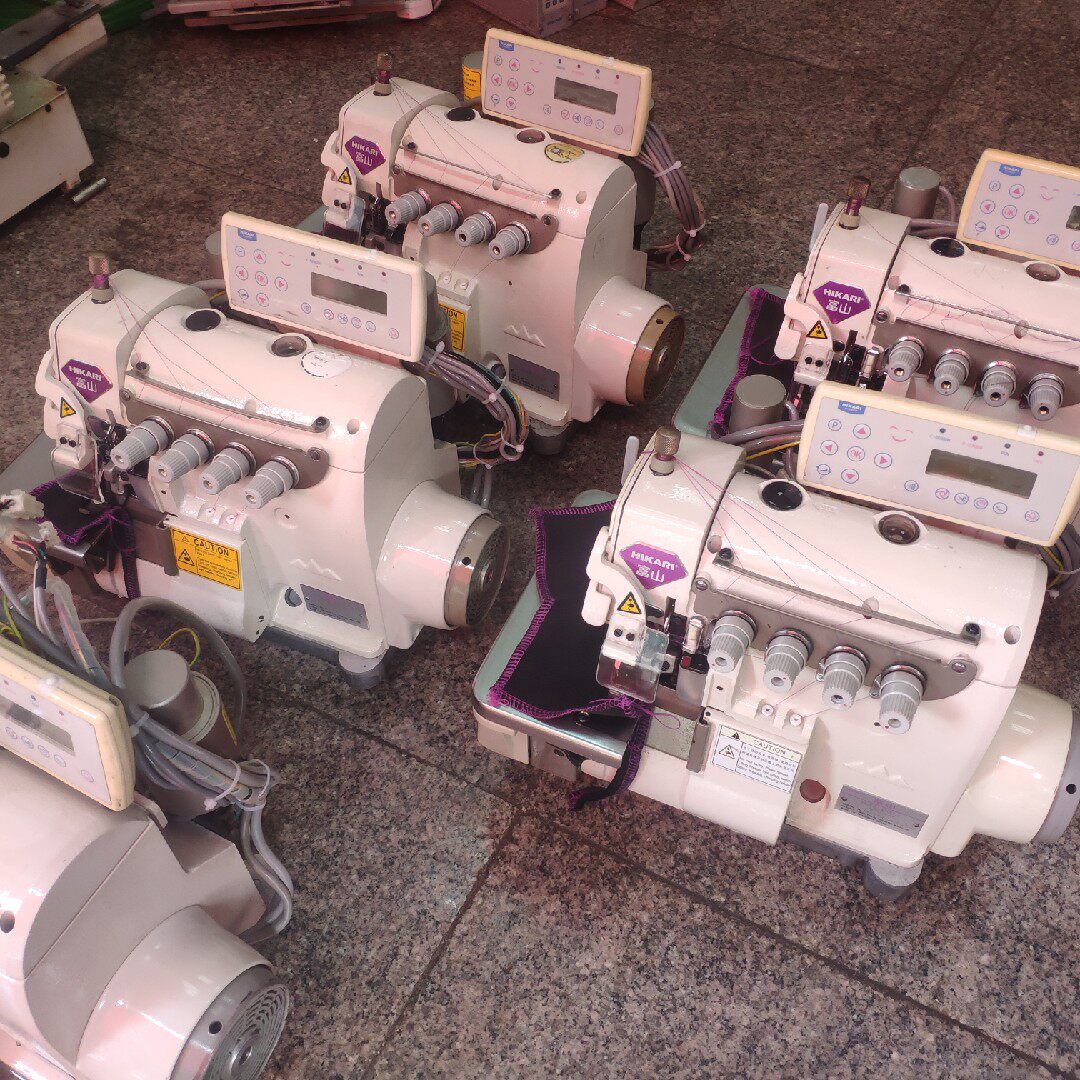 富山 兄弟 杰克锁边剪线电脑包缝机自动抬压脚四线五线工业缝纫机