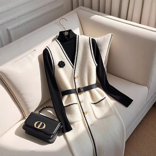 秋冬法式高级感长裙气质收腰显瘦小香风叠穿白色针织背心连衣裙子