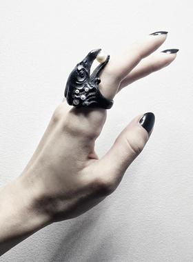 波兰暗黑品牌Macabre Gadgets 幸运渡鸦珍珠戒指复古做旧男女