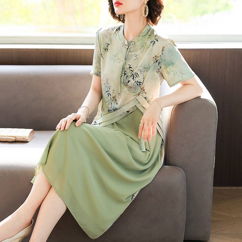 新中式妈妈夏装国风桑蚕丝连衣裙2025新款中老年女阔太太旗袍裙子
